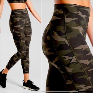 Athleta Ultimate Camo 7/8 tight